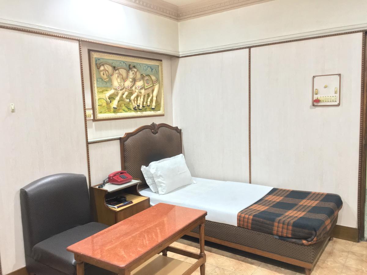 Nalanda Hotel ジャムシェードプル エクステリア 写真