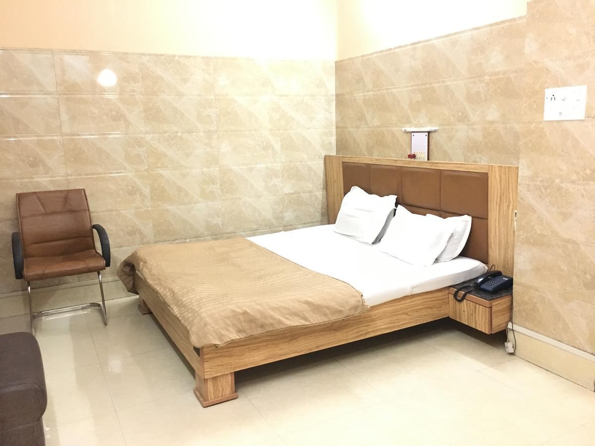 Nalanda Hotel ジャムシェードプル エクステリア 写真